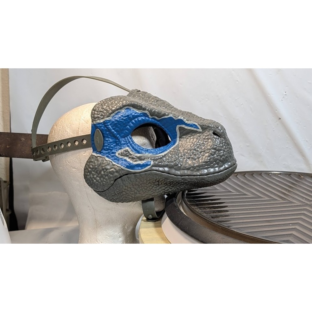 Mattel Jurassic World Velociraptor Mask Unisex One Size Gray Blue Excellent Toy